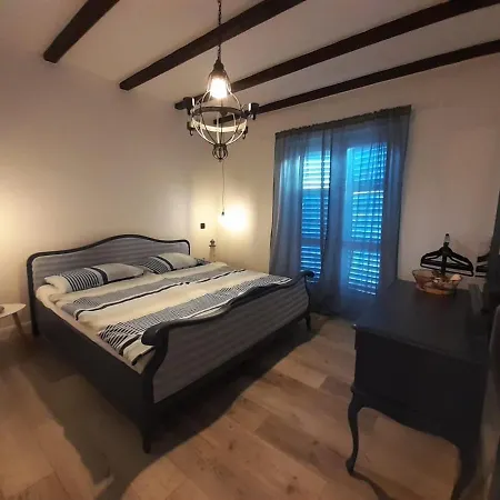 Dile Apartment *